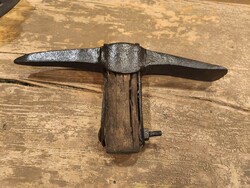 Bányász csákány, kézzel kovácsolt régi csákány, régi szerszám