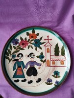 Kerámia tál, fali tál. Népi motívumok.