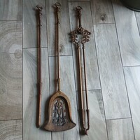 Hosszú régi bronz kandalló szett (lapát, piszkavas, szénfogó olló, 76-81 cm)