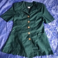 Rövid ujjú blúz, elején gombos, zöld színben, pamut anyagból