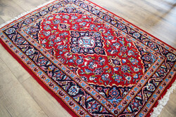 KÁSHÁN / KESHAN 105 x 150 cm iráni kézi perzsaszőnyeg, igazi ritkaság, használt, de szép állapotban