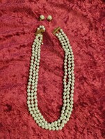 Nagyon szép gyöngysor , klipsszel együtt eladó