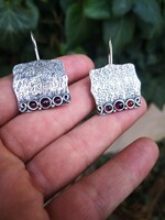 Gyönyörű gránát köves ezüst fülbevaló