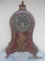 Különleges nagyméretű asztali / kandalló óra Boulle stílusban