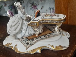 Olasz,Italy Capodimonte,Kézi Festett,Aranyozott Art Deco Zongorás Dáma Porcelán Életkép Figura.20 cm