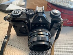 Zenit TTL 35mm-es tükörreflexes Fényképezőgép.