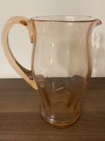 Üveg kancsó, vizeskancsó, oldalán csiszolt díszítéssel.