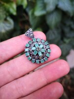 Gyönyörű smaragd köves ezüst medál