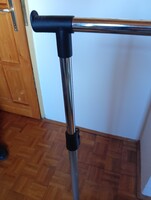 Ruhatároló állvány akasztós ruhákhoz, szekrény hiányában