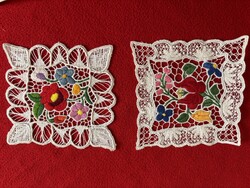 Riselt kalocsai hímzett terítők