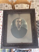 Antik színezett műtermi portréfotó díszes fa keretben – 1900 körül