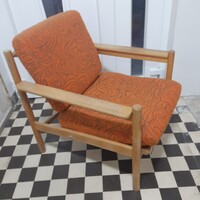 Retro pálcás hátú alján hevederes, lecipzározható huzatú szivacsos fotel