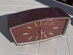 Vintage mechanikus asztali óra – fa házas, ütős szerkezettel