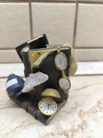 Különleges formájú váza, ceruzatartó eladó! könyv, szemüveg, óra dísztárgy  eladó!