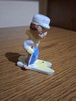Komlós kerámia síelő fiú, legény figura. 11,2 cm. Hibátlan.