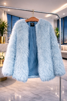 Szépséges, babakék műszőrme kabát, beleírt méret 38, de szerintem 42-44-es méretre is megfelel