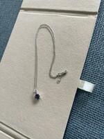 Fehérarany medál (gyémánt és zafír) lánccal