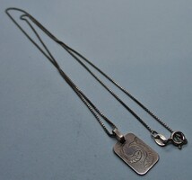 Különleges, finom  ábrázolású régi horoszkóp halak ezüstmedál ezüstnyakláncon