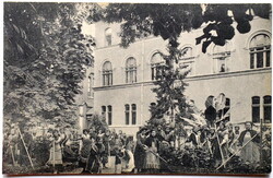 Temesvár / Józsefváros - Iskolanővérek Intézete  - Kerti részlet diákokkal     antik fotó képeslap