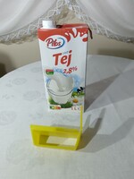 Tejes-, rostoslé dobozból kiöntést segítő fül