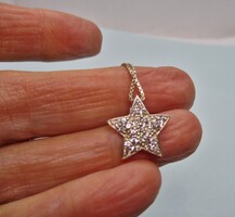 Különleges, finom , szikrázó csillag ezüstmedál ezüstnyakláncon