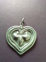 Anjou liliomos szív ezüst medál