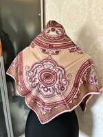Kellemes színösszeállítású barokkos selyem kendő 100% silk