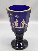 Biedermeier kobaltkék talpas emlék pohár vadász jelenettel
