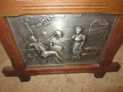 Ón kép, fa keretben