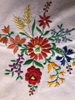 Kalocsai terítő szegéllyel, hímzés, hímzett, handmade, original