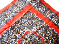 Selyem kendő klasszikus elegáns gyönyörű barokk mintával