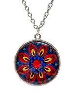 Magyaros Virtus – Piros-kék üveglencsés mandala nyaklánc (25 mm)