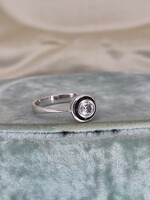 Modern fehérarany buton gyűrű cca 0.35 ct briliánssal