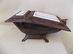 ART DECO öntöttvas fa, szén tároló. Szép állapotú, zománcozott fém betéttel.