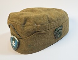 Horthy korabeli levente, antik posztó sapka - jelvénnyel