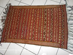 Marokkói berber kilim, antik tapintható szőtt műalkotás kézi csomozású szőnyeg, falvédő