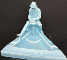 RITKA ZSOLNAY "KERÁMIÁT KORONGOZÓ" HAMUTÁL