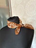 Kis batikolt pille könnyű selyem kendő föld színekkel 50*50 cm, 100% silk