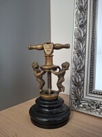 Antik svájci puttó figurás bronz dugóhúzó – mechanikus bornyitó (1887–1962 jubileumi)