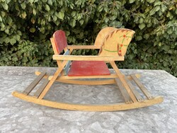 Régi, retro fa hintaló