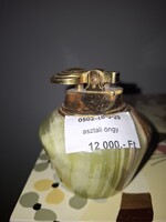 Vintage onyx asztali öngyújtó, amely valószínűleg az 1960-as évekből