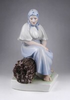 1Z052 Nagyméretű Zsolnay Sinkó porcelán szobor - Rőzsén ülő asszony 26.5 cm