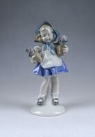 1Z366 Régi német porcelán figura - fejkendős kislány virágokkal 13 cm