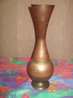 Indiai vésett, festett réz váza 34,5 cm