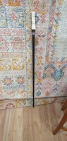 Faragott csont végű Buddhát ábrázoló nagyméretű sétabot. 105 cm. Nagyon szép faragással.
