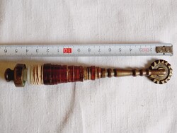 Derelyevágó tésztavágó szeletelő rádli régi bronz derelye vágó rakott nyéllel