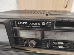 Vintage retro boombox hordozható tv, rádió, magnó
