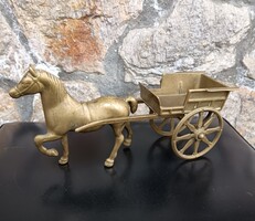 Antik stílusú sárgaréz lovas kocsi / hintó