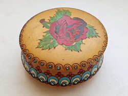 Fa díszdoboz bizsu ékszer csecse becse tartó doboz kézzel festett 11,5x5,5cm