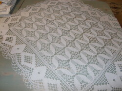 Nagyn szép vert csipke teritő